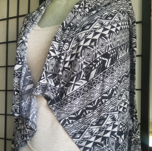 Boho black and white cardigan - Picture 7 of 7